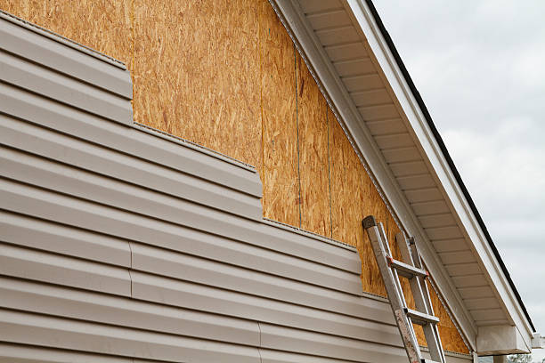 24/7 Emergency Vinyl Siding experts in Hudson, MA